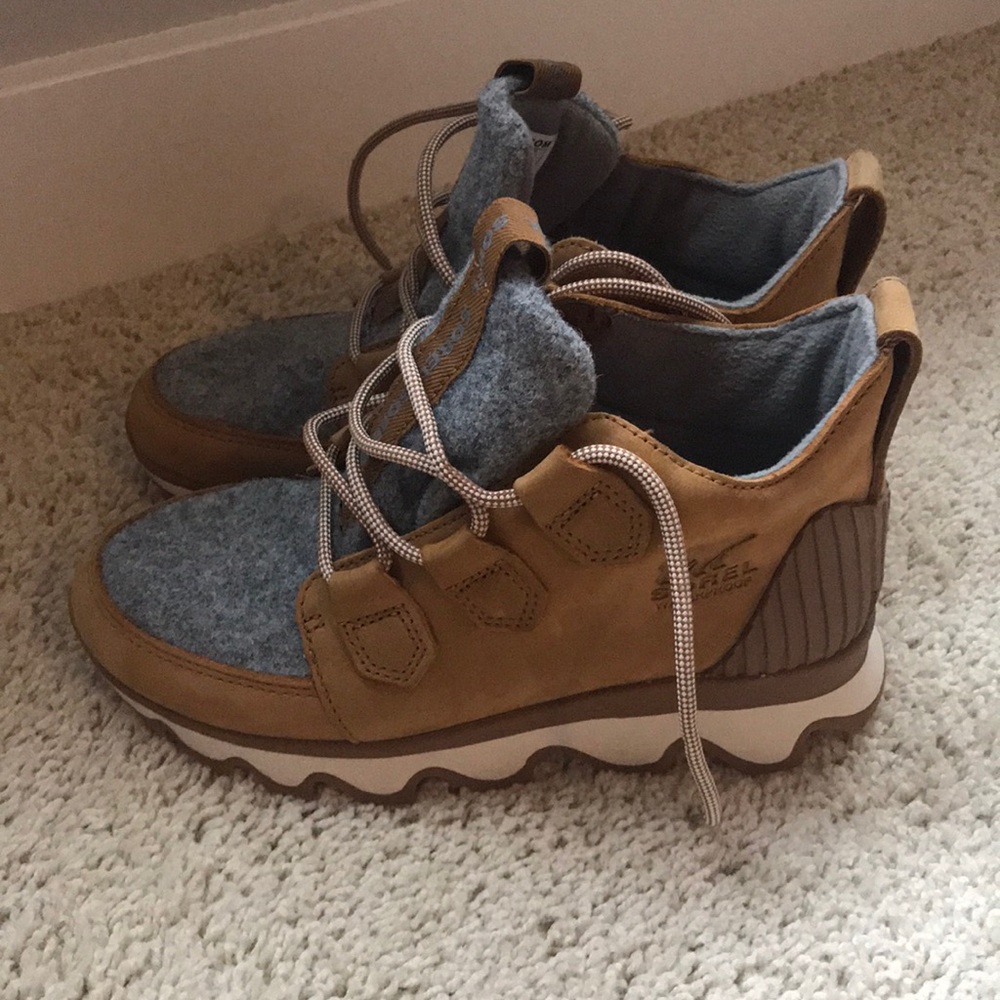 NWOT Sorel women’s boot size 5